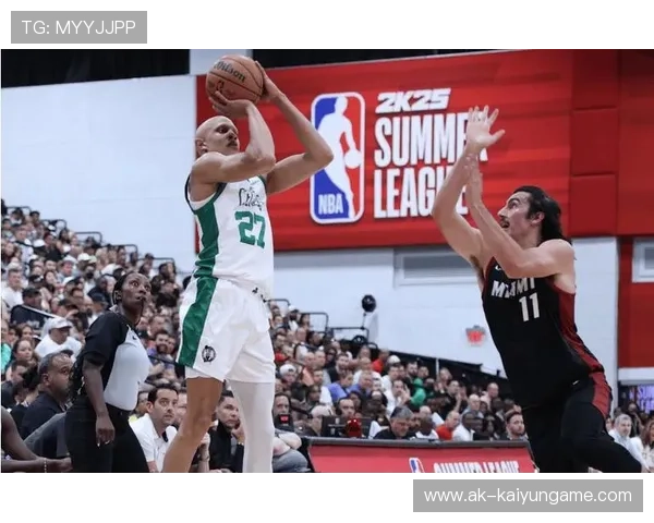 凯尔特人团队在攻防两端双方都完成关键贡献